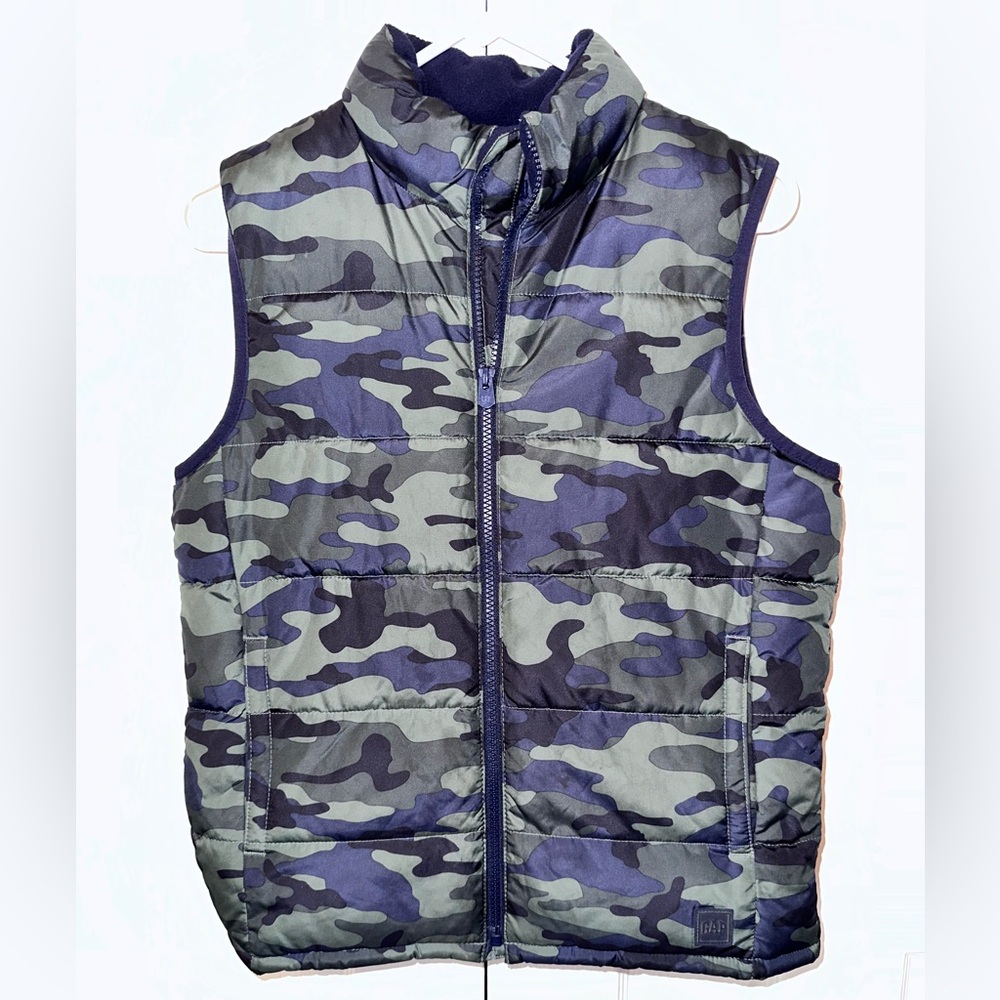 Gap Boys 💙 Camo puffer vest.  Size Large. Gently Used, EOC